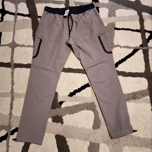 Men's Under Armour Jogger style pants